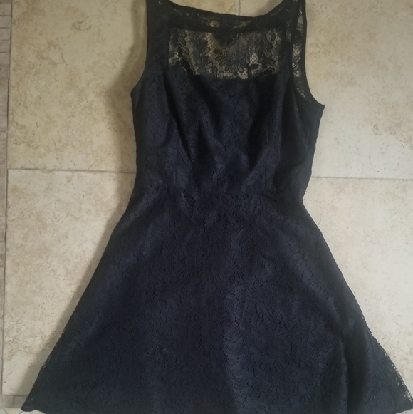 BB DAKOTA DRESS - Picture 2 of 3